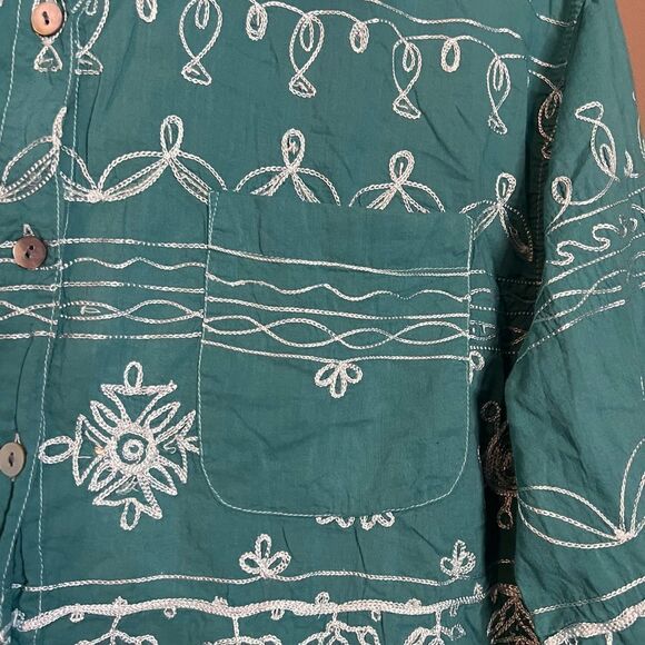 3 for $30! Chicos embroidered button down shirt - Picture 7 of 10